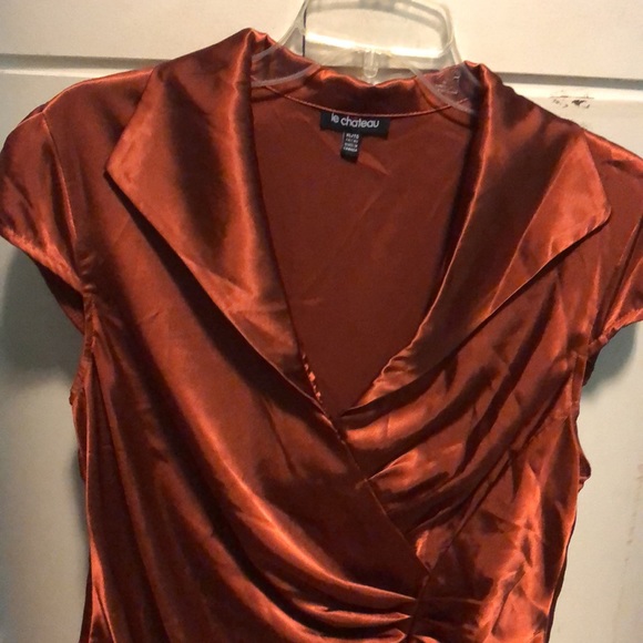 Le Chateau, Cap-sleeved satiny blouse - Picture 3 of 7